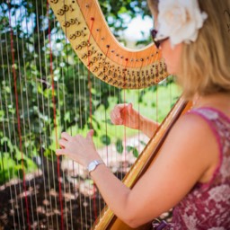 Laurie Rasmussen harpist